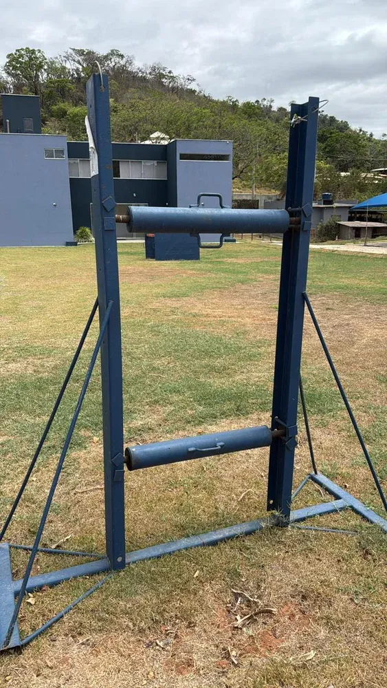Pontaleteamento metálico em vala